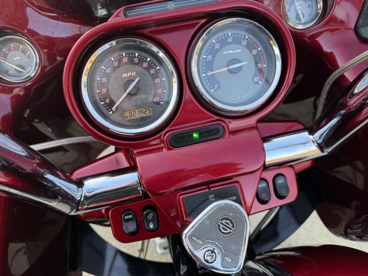 2011 Harley-Davidson FLHTRUSE CVO Road Glide Ultra